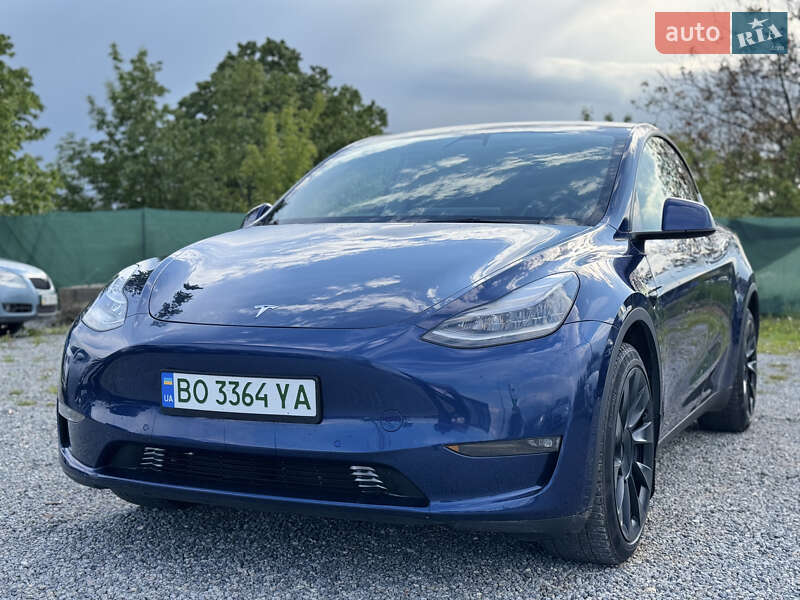 Tesla Model y (2021)