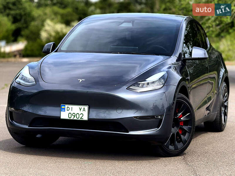Tesla Model y (2021)