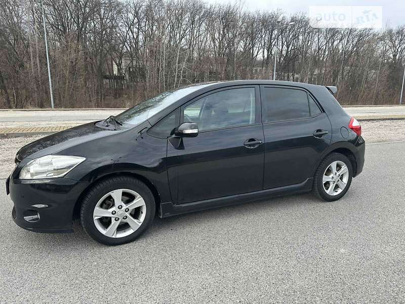 Toyota Auris (2011)