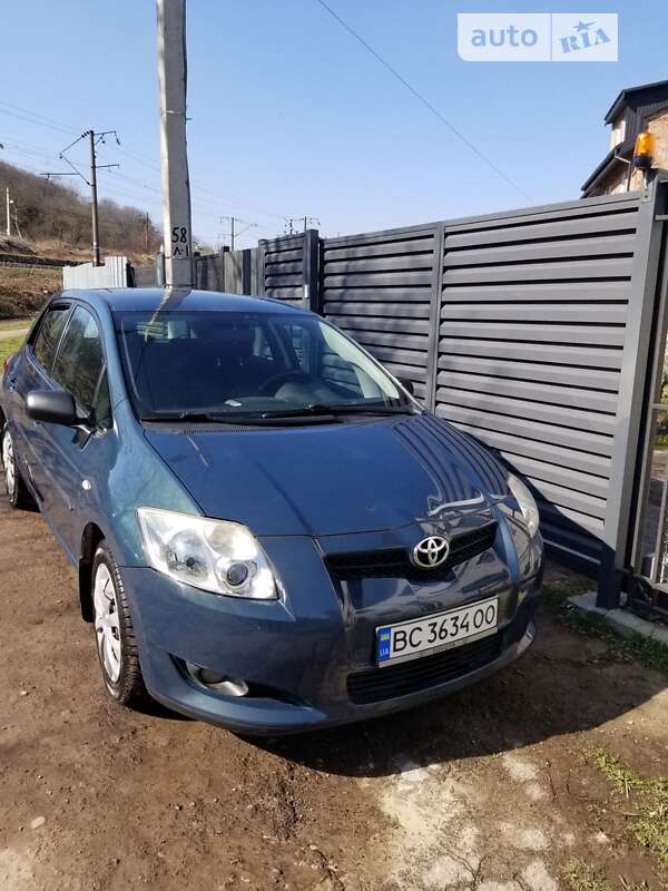 Toyota Auris (2008)