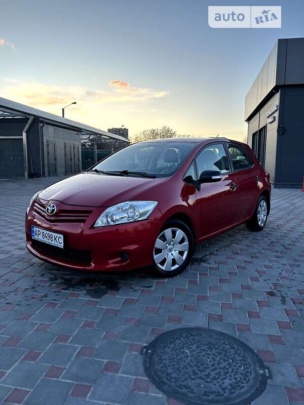 Toyota Auris (2010)
