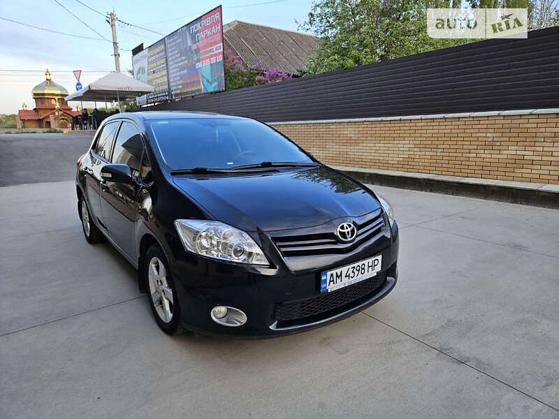 Toyota Auris (2010)