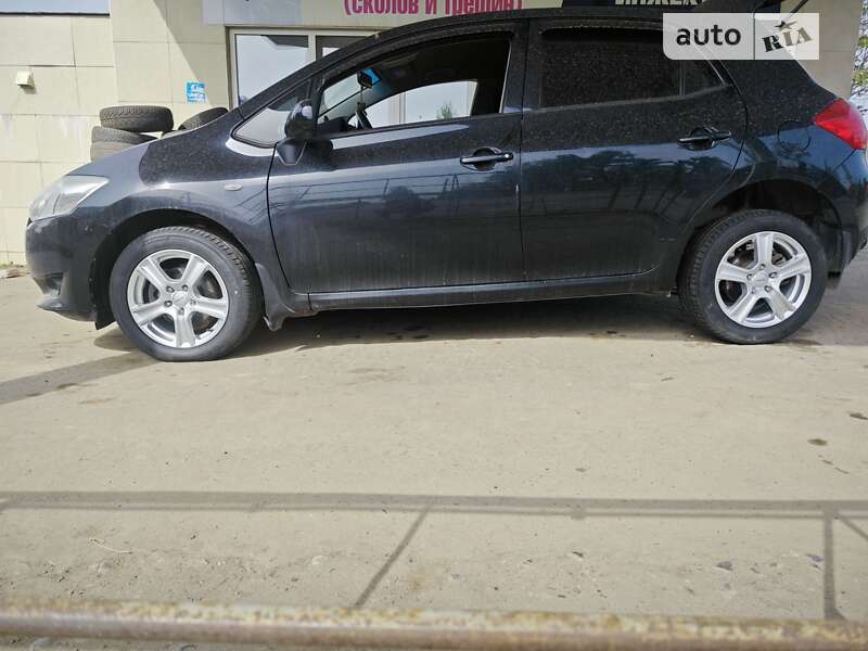 Toyota Auris (2008)