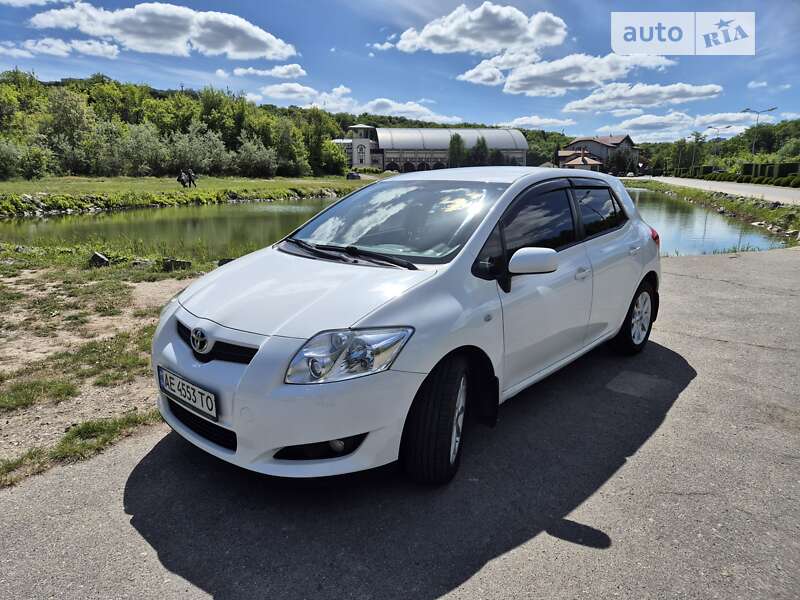 Toyota Auris (2008)