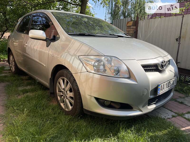 Toyota Auris (2007)