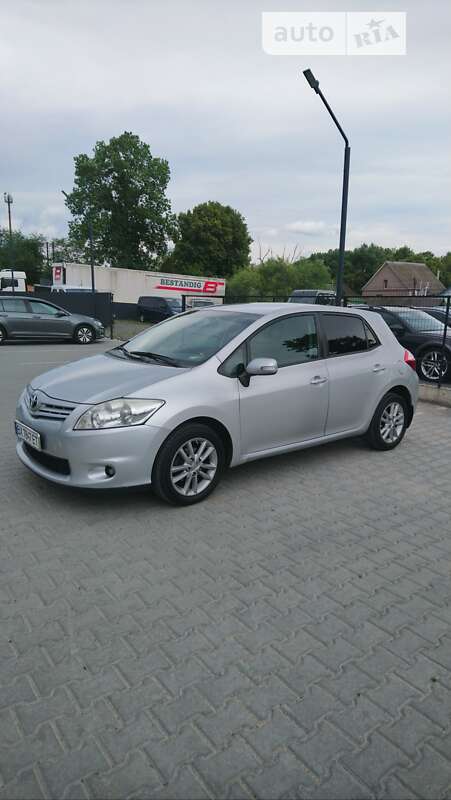Toyota Auris (2010)