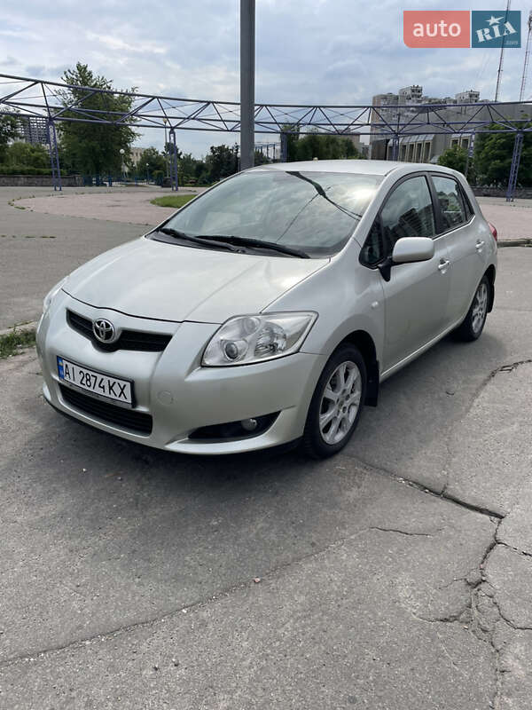 Toyota Auris (2007)