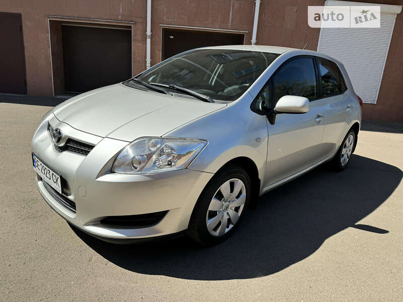Toyota Auris (2007)