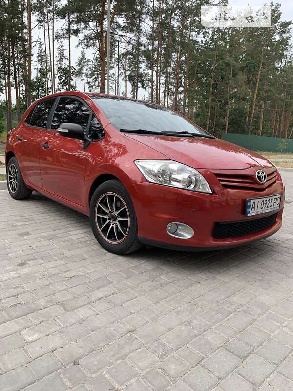 Toyota Auris (2010)