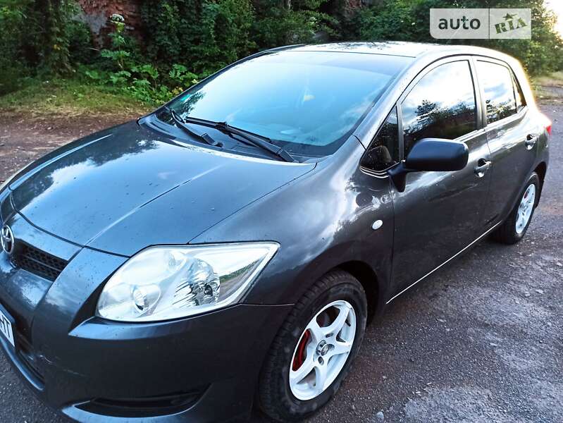 Toyota Auris (2009)