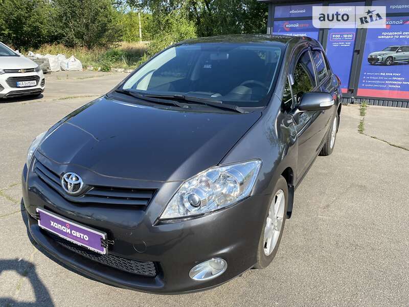 Toyota Auris (2012)