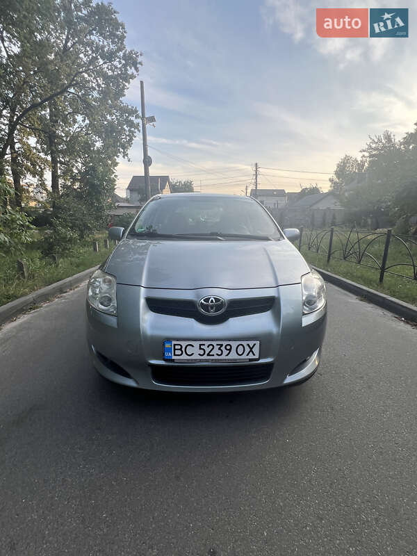 Toyota Auris (2009)