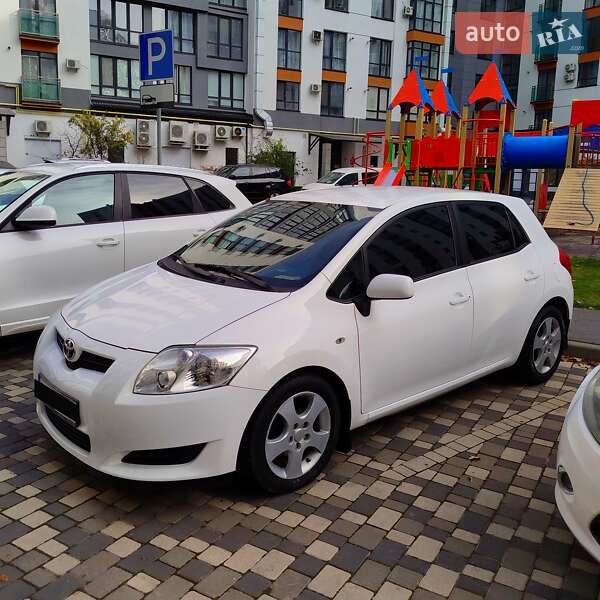 Toyota Auris (2007)