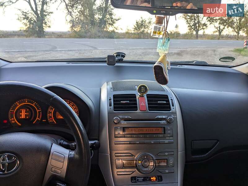Toyota Auris (2006)