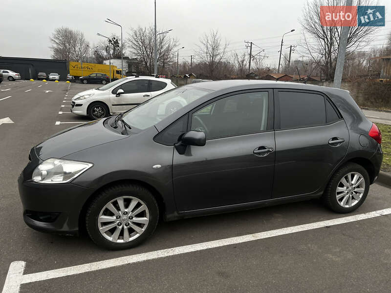 Toyota Auris (2008)