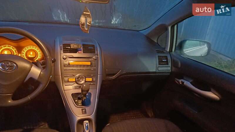 Toyota Auris (2007)