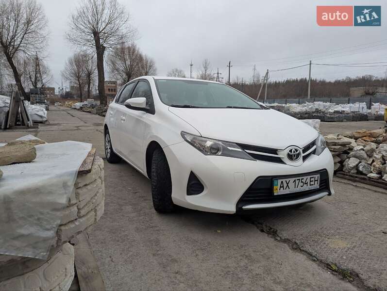 Toyota Auris (2013)