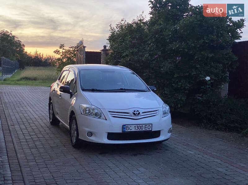 Toyota Auris (2012)