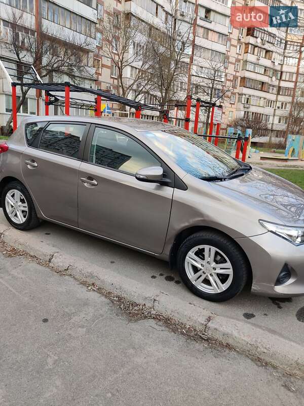 Toyota Auris (2013)