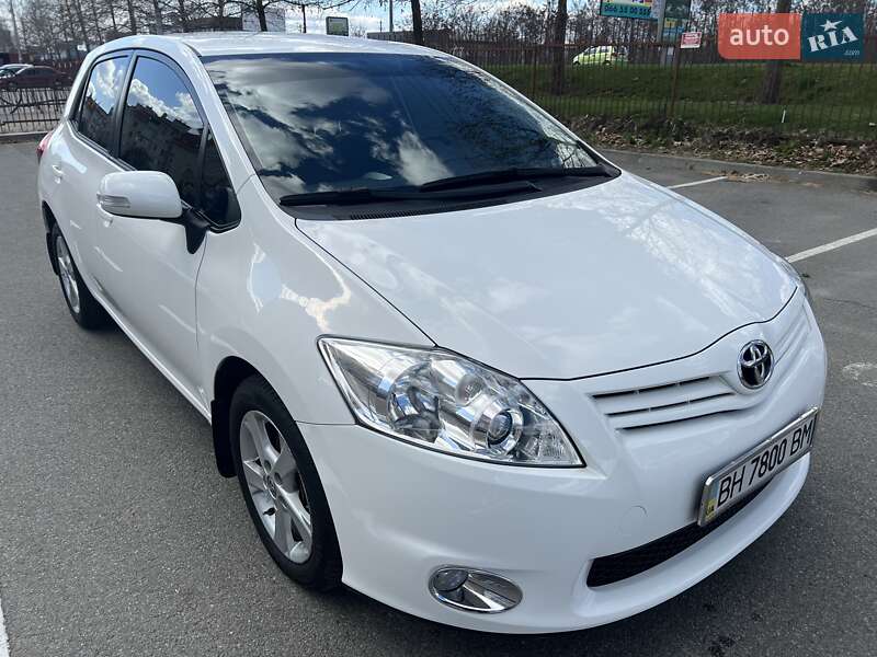 Toyota Auris (2012)
