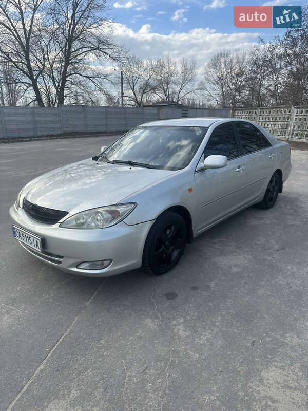Toyota Camry (2002)