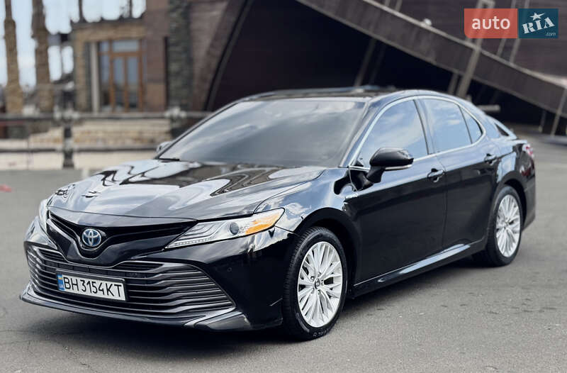 Toyota Camry (2017)