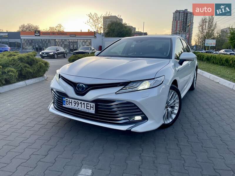 Toyota Camry (2020)