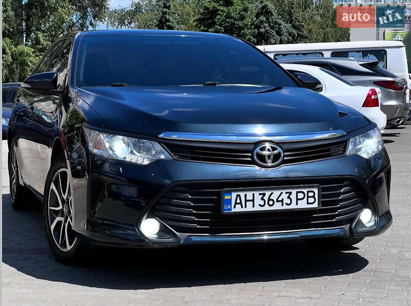 Toyota Camry (2017)