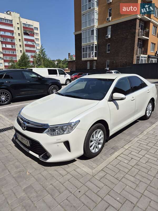 Toyota Camry (2017)