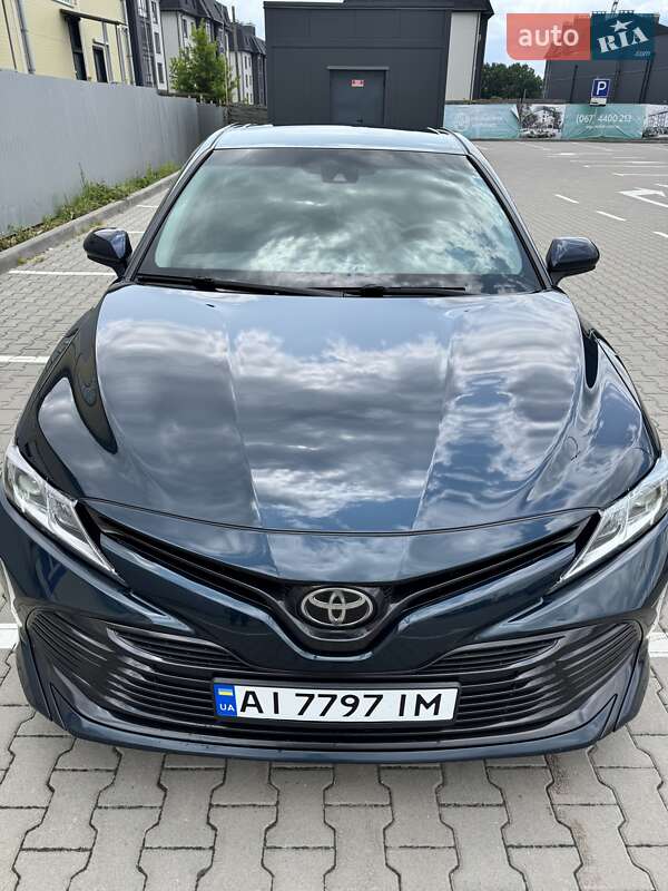 Toyota Camry (2018)