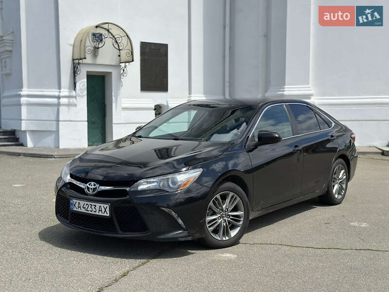 Toyota Camry (2017)
