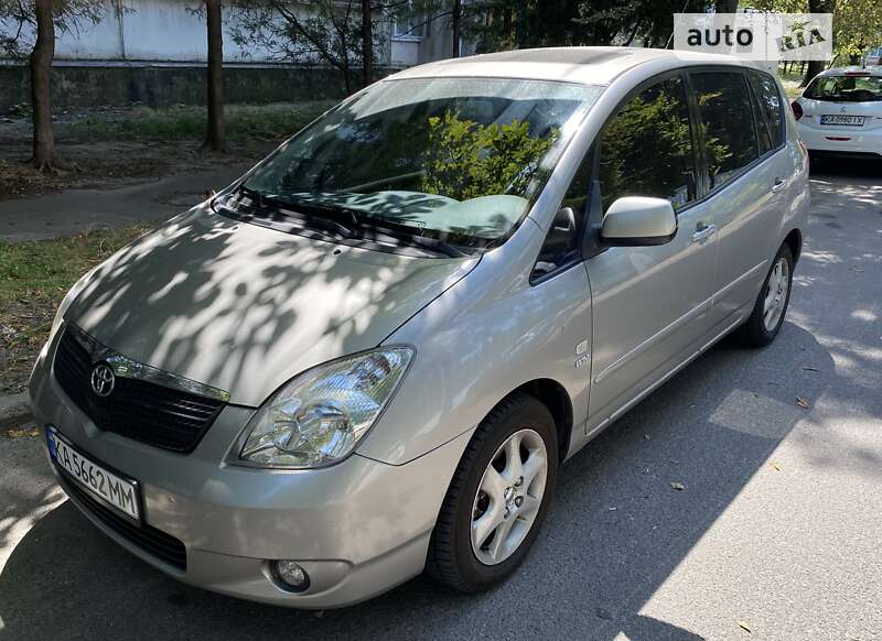 Toyota Corolla verso (2001)