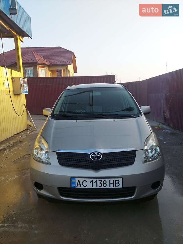 Toyota Corolla verso (2003)