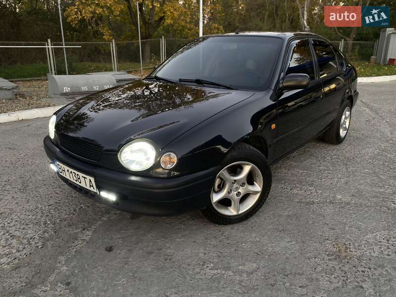 Toyota Corolla (1998)