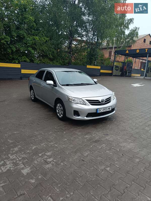 Toyota Corolla (2012)