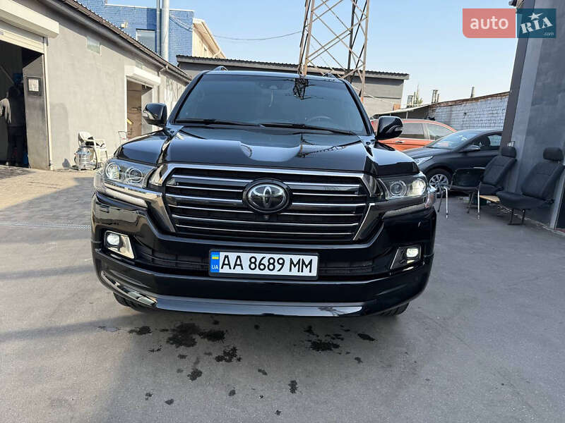 Toyota Land cruiser (2018)