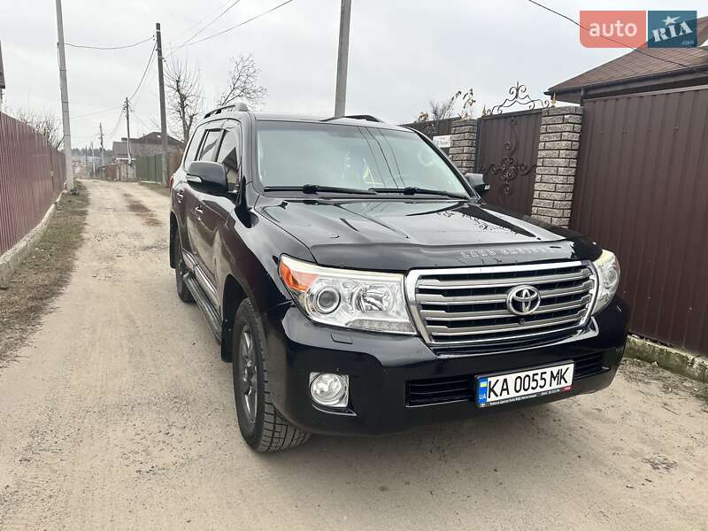 Toyota Land cruiser (2013)