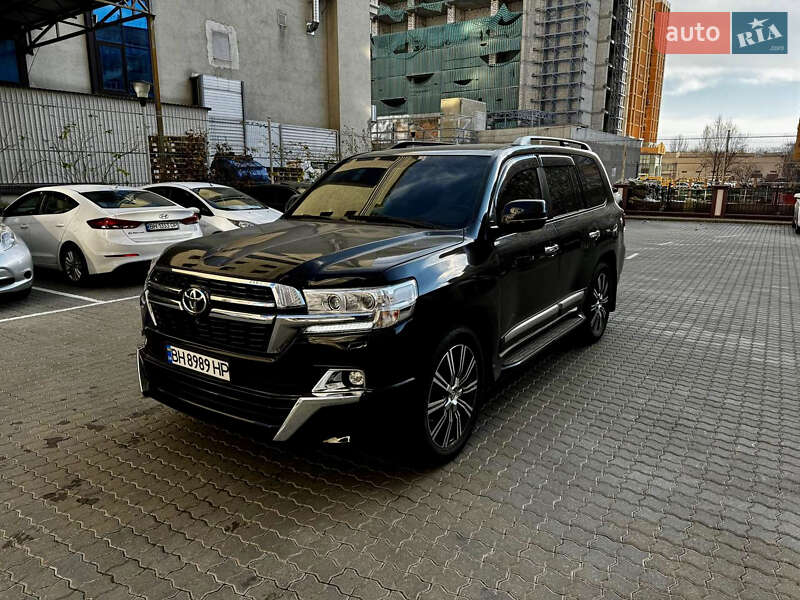 Toyota Land cruiser (2013)