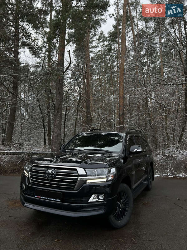 Toyota Land cruiser (2018)