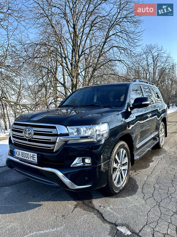 Toyota Land cruiser (2018)