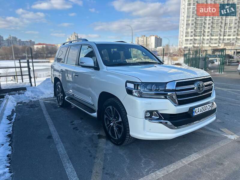 Toyota Land cruiser (2020)