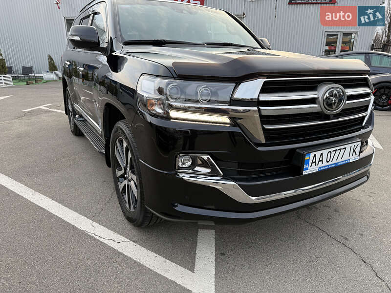 Toyota Land cruiser (2018)