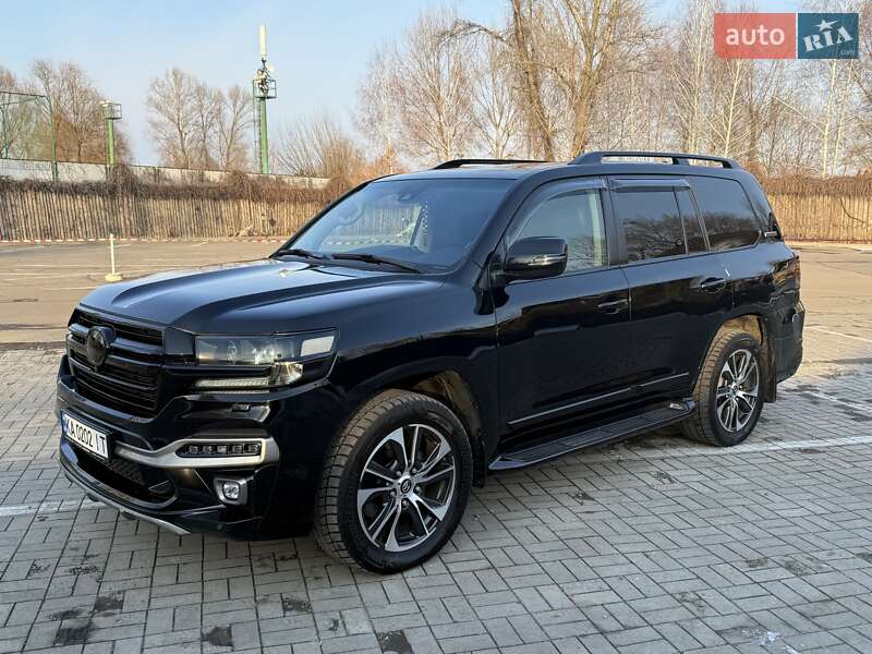 Toyota Land cruiser (2019)