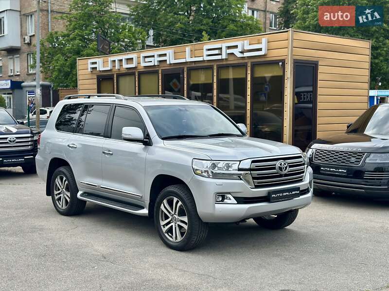 Toyota Land cruiser (2017)