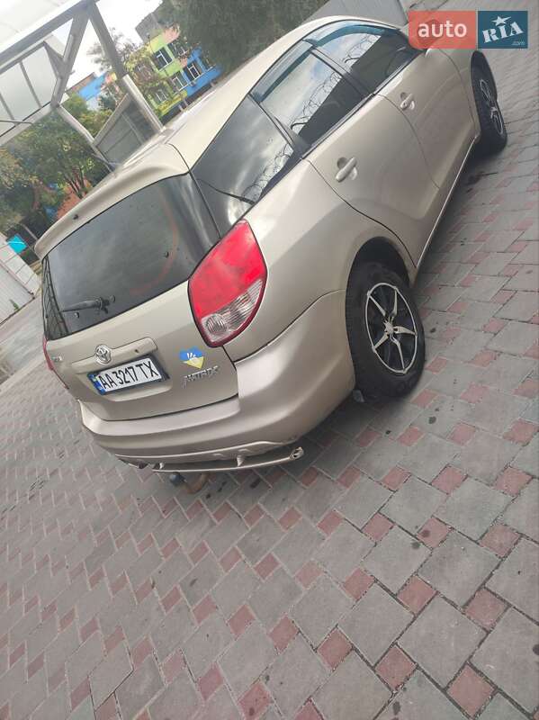 Toyota Matrix (2002)