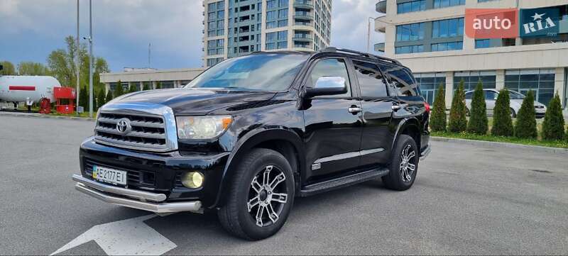 Toyota Sequoia (2008)