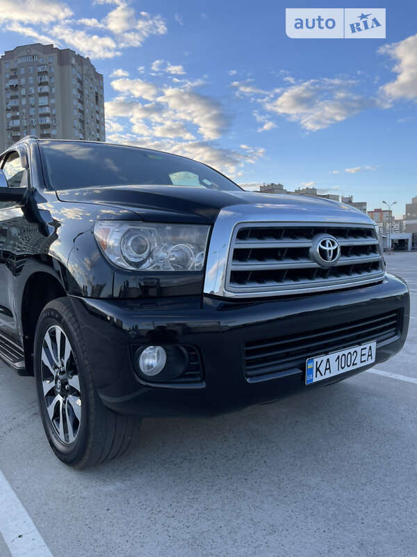 Toyota Sequoia (2008)