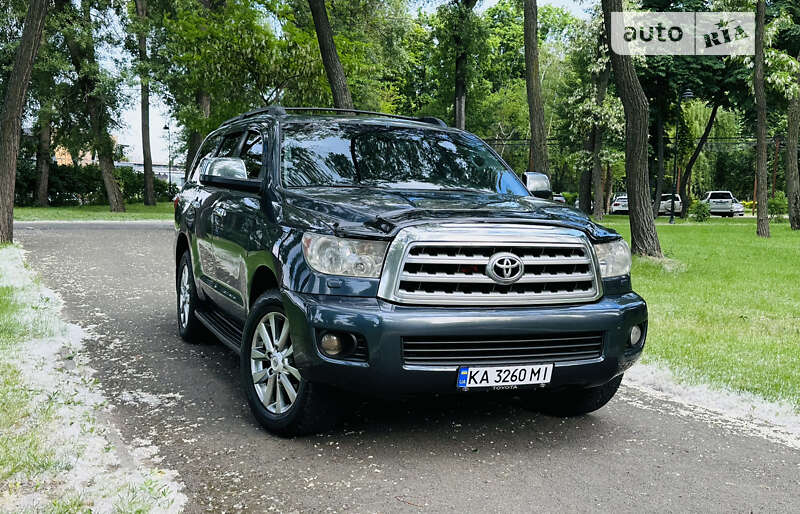 Toyota Sequoia (2008)