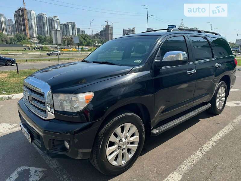Toyota Sequoia (2014)
