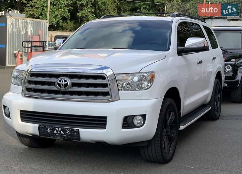 Toyota Sequoia (2014)